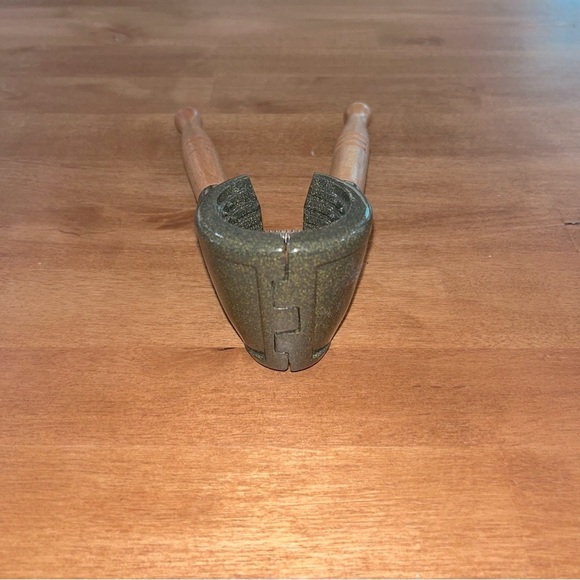 Heavy Duty Spring Loaded Nutcracker - Picture 4 of 5